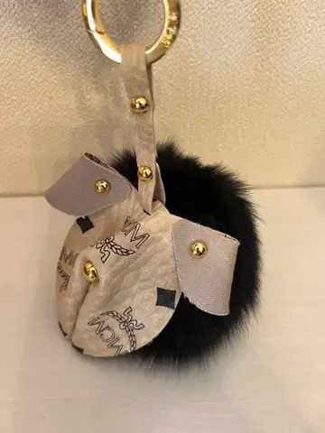 MCM 퍼 달린 키링
