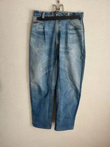 라이트 블루 플리츠 데님 팬츠