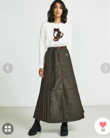 새상품 택 포함 라이트 다운 사이드 플리츠 스커트