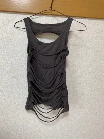 Na+h 슬리브리스 티셔츠