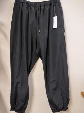 새상품! WAIR 팬츠