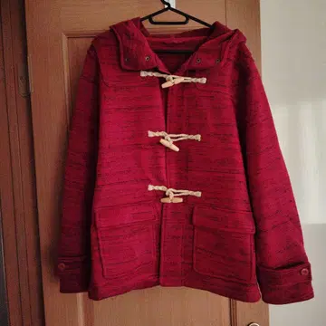 빨간색 더플 코트 후드 부착