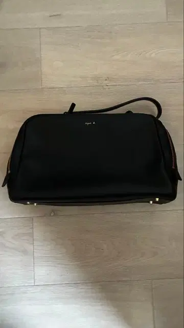 블랙 가죽 숄더백