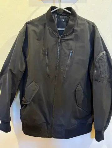 새상품급 유니클로 +J 오버 사이즈 블루종 블랙 MA-1