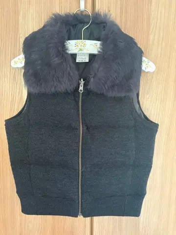 iCB 퍼 달린 다운 베스트 S 사이즈 다크 그레이