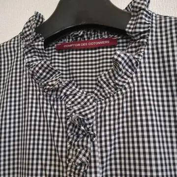 [새상품급] 꽁뜨와 데 꼬뜨니에 코튼 스트레치 프릴 셔츠 S사이즈