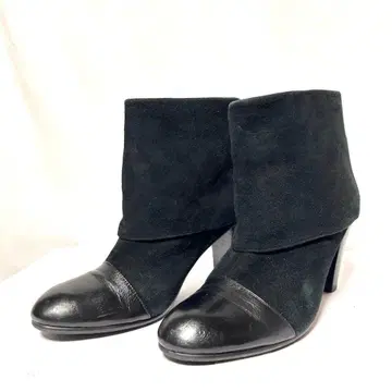 새상품급 숏부츠 가죽 절개 부티 블랙 힐 23cm