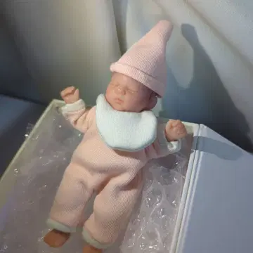 잠자는 리본 인형