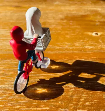 E.T. 명장면 컬렉션 캡슐 토이 E.T. 엘리엇 자전거