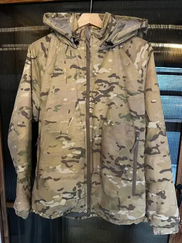 카모플라쥬 후드 부착 마운틴 후드티