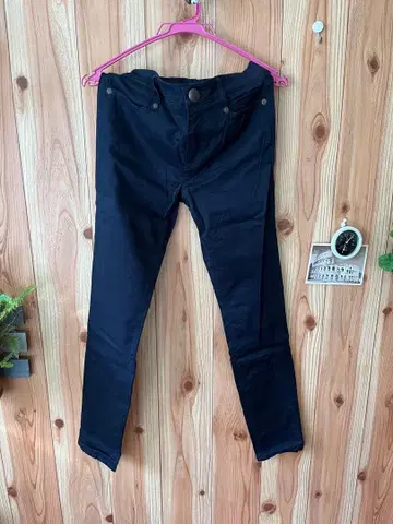 BLUE LABEL CRESTBRIDGE 다크 데님풍 스트레이트 팬츠