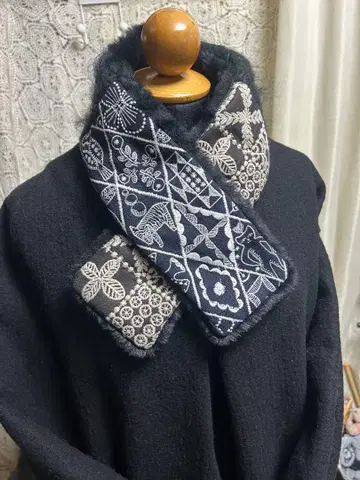 51130D 미나 페르호넨 핸드메이드 통과 타입 티펫