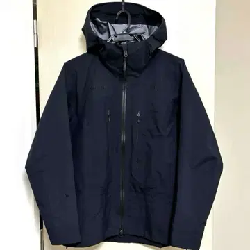 [새상품급 레어] GOLDWIN GORE-TEX PRO 자켓 블랙