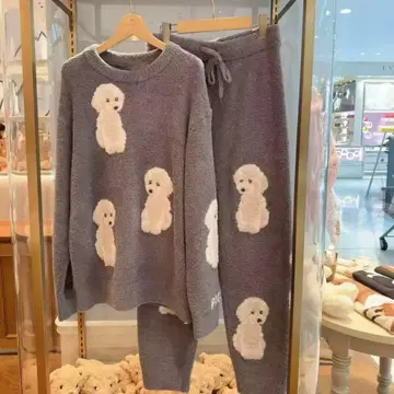 새상품 토이 푸들 자카드 풀오버 상하의 세트