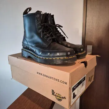 레어 Dr. Martens 1460 Stud II 블랙 부츠 UK6