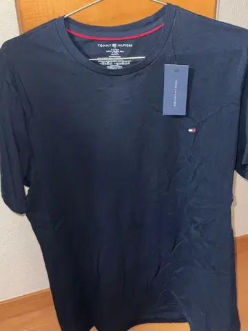 TOMMY HILFIGER 네이비 T셔츠 M