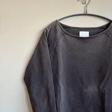 정가 12100엔 yohaku 빵집의 T셔츠 흑먹색