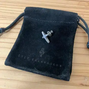 릴리 엘르 랜드슨 귀걸이