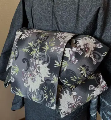 어른의 병아대 사자와 파랑 대나무