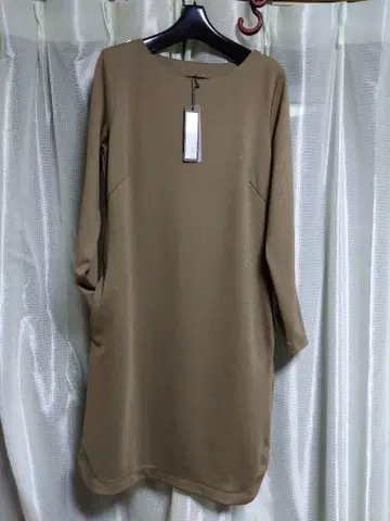 베이지 긴팔 원피스 사이즈 2