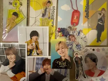 오카 유리의 아크릴 스탠드, 캔뱃지, 브로마이드, 스티커 세트