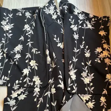 이케다 시게코 씨의 벚꽃 패턴 츠무기