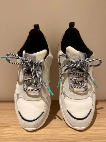 VEGE 스니커즈 화이트