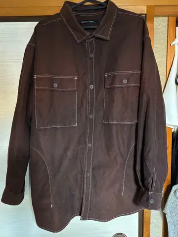 NIKO AND - 브라운 긴팔 셔츠