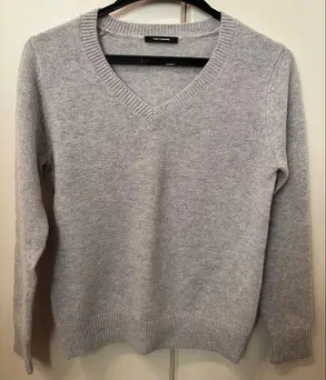 퓨어 캐시미어 100% 그레이 V넥 스웨터 N.