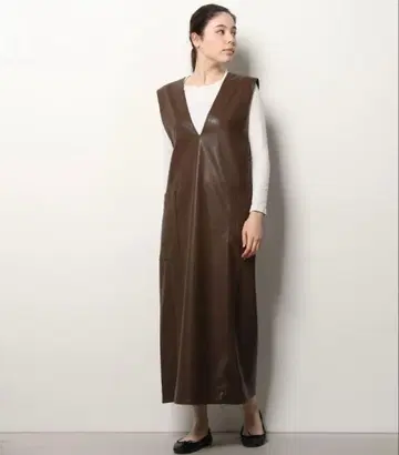 [ 미사용 ] Ray BEAMS 인조 가죽 V넥 슬리브리스 원피스