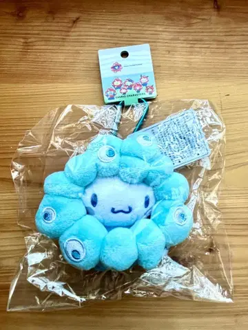 오사카 만박 회장 한정판 미야쿠미야쿠 변신 시나모롤 카라비너 포함