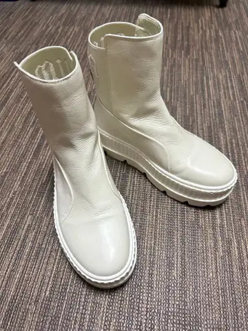 아이보리 사이드 고어 부츠 통굽 가죽