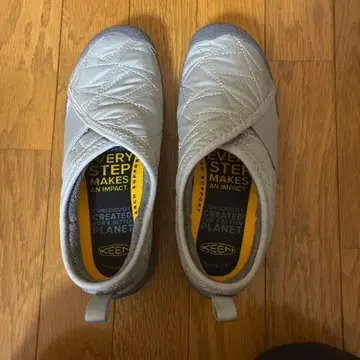 KEEN 슬립온 그레이