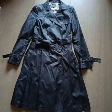 CK 블랙 트렌치코트