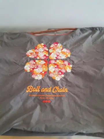 Ball and Chain 꽃무늬 토트백