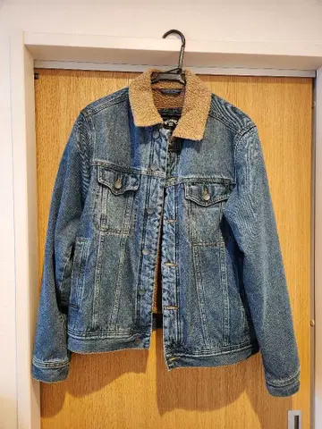 빌라봉 보아 카라 부착 데님 자켓