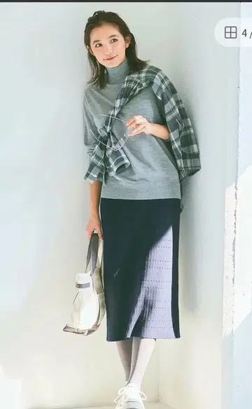 새상품급 워셔블 아이렛 패턴 니트 스커트 빅 사이즈 7 네이비 쿠미쿄쿠