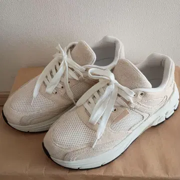 레이스업 청키 스니커즈