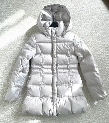 후드 부착 라이트 그레이 다운 자켓