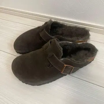 Birkenstock 다크 브라운 보아 샌들 37
