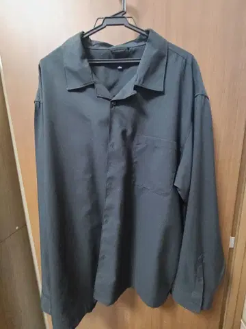 긴팔 셔츠 다크 그린 블랙