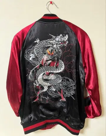 울트라맨 베리알 자수 스카잔