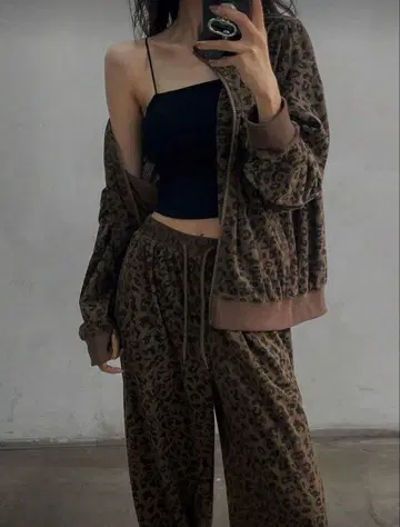 레오파드 무늬 셋업 상하의 세트