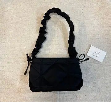 CARLYN 나일론 백