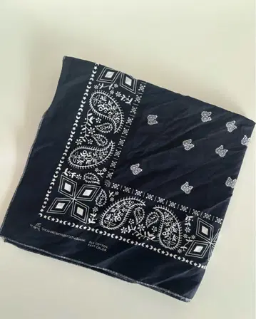 TAKAHIROMIYASHTA 네이비 페이즐리 무늬 반다나
