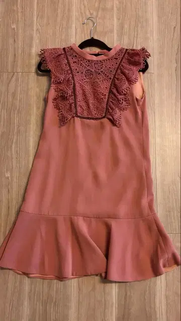 LILY BROWN의 레이스 트리밍 미니 원피스