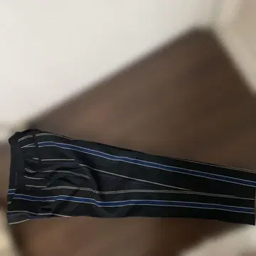 블랙과 파랑 스트라이프 슬랙스