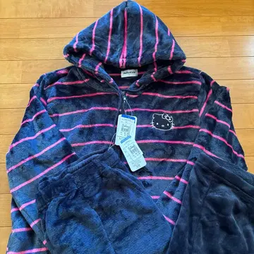 [ 미사용 새상품 ] 헬로키티 플리스 룸웨어 상하의 LL