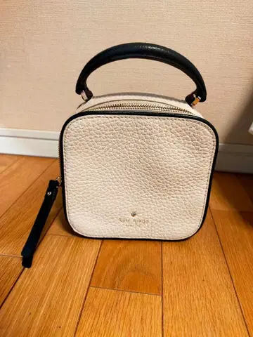 케이트 스페이드 페블 가죽 2way 그레이지 블랙 카메라백