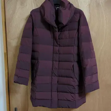 다운 코트 nuovo quaranta 와인 컬러 사이즈 9호